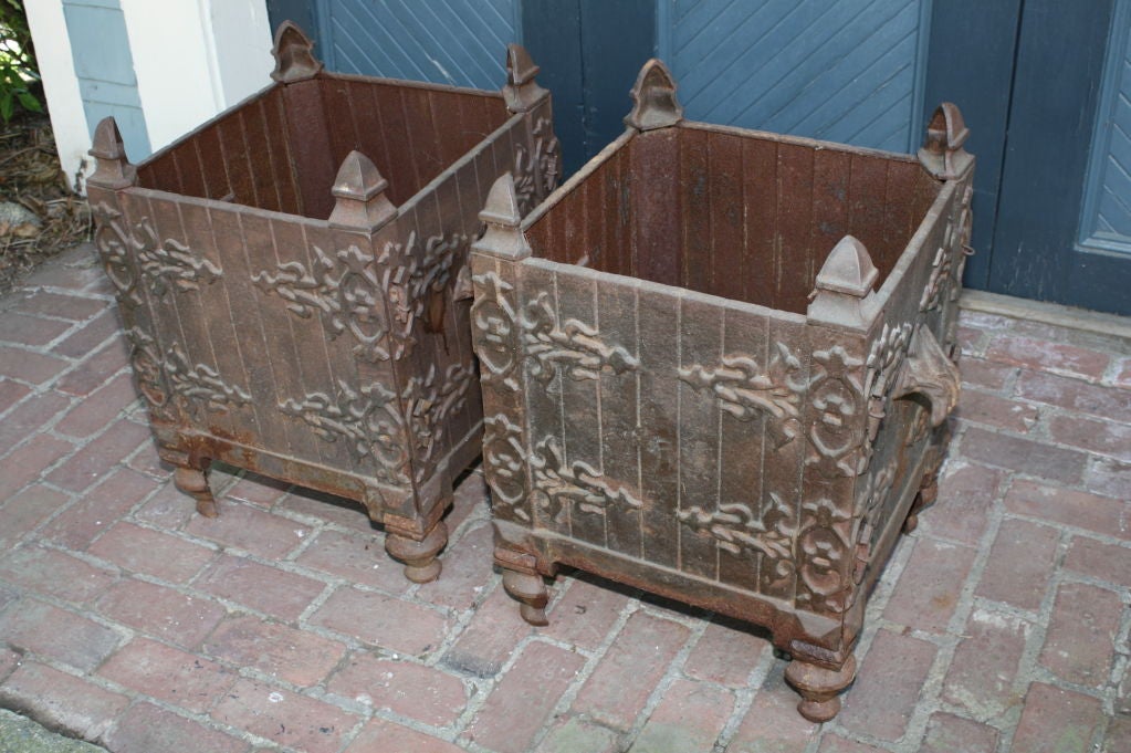 Pair of French Cast-Iron Planters In Good Condition In Pembroke, MA