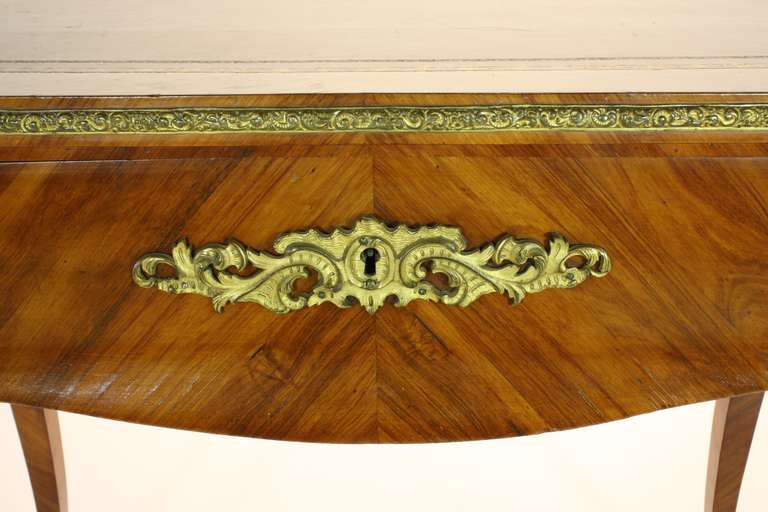 Schreibtisch für Damen im Louis-XV-Stil im Angebot 2