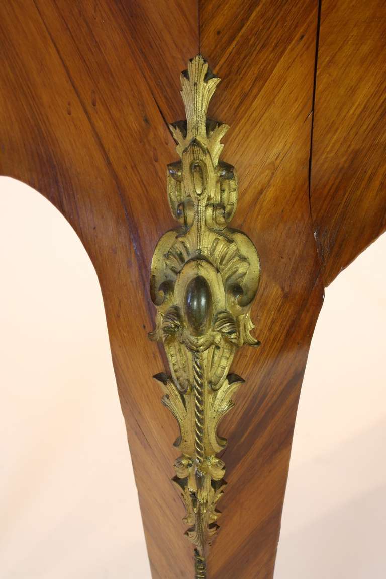 Schreibtisch für Damen im Louis-XV-Stil im Angebot 1