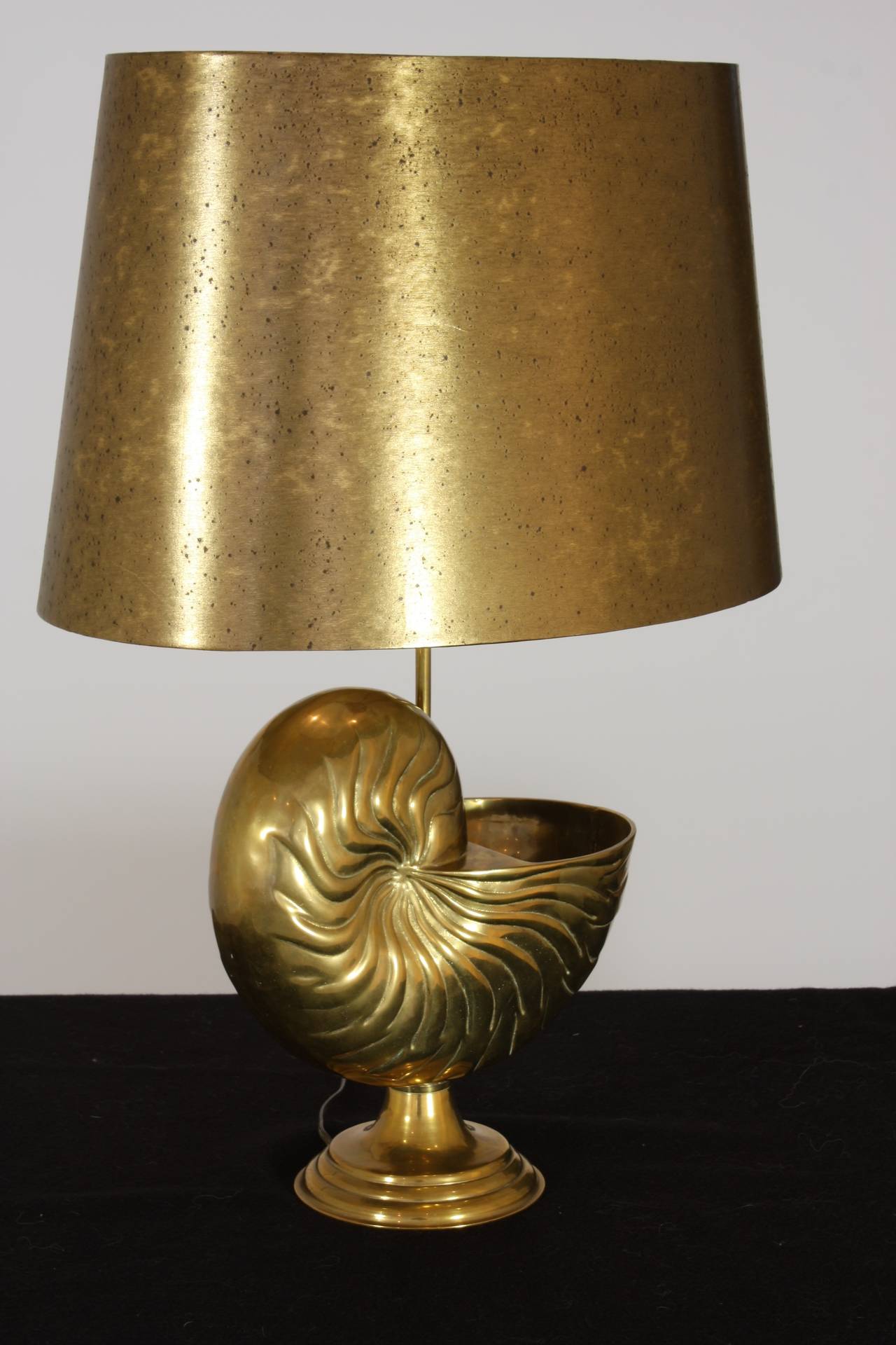 French Bronze Nautilus Shell Lamp in the Style of Maison Charles In Good Condition For Sale In Pembroke, MA