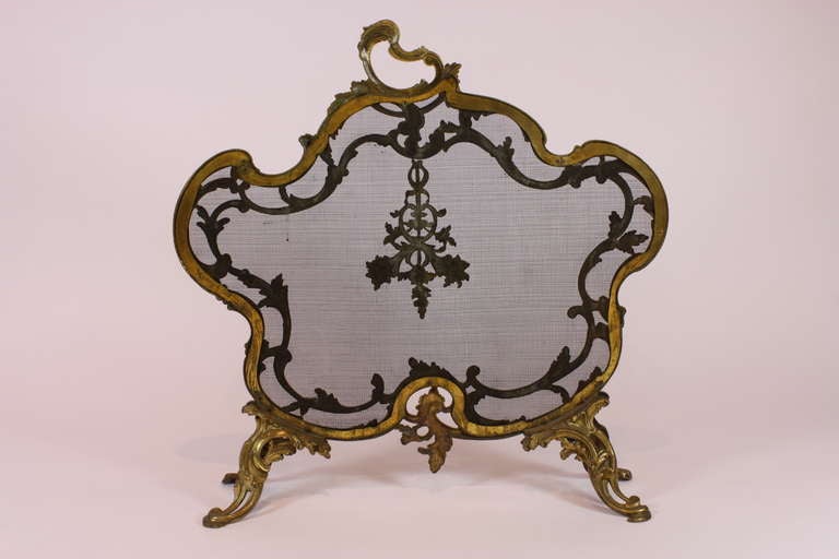 Pare-étincelles en bronze doré de style Louis XV 3