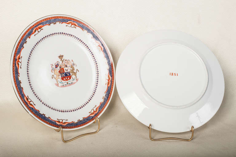 Pair of Armorial Porcelain Plates In Excellent Condition In West Palm Beach, FL