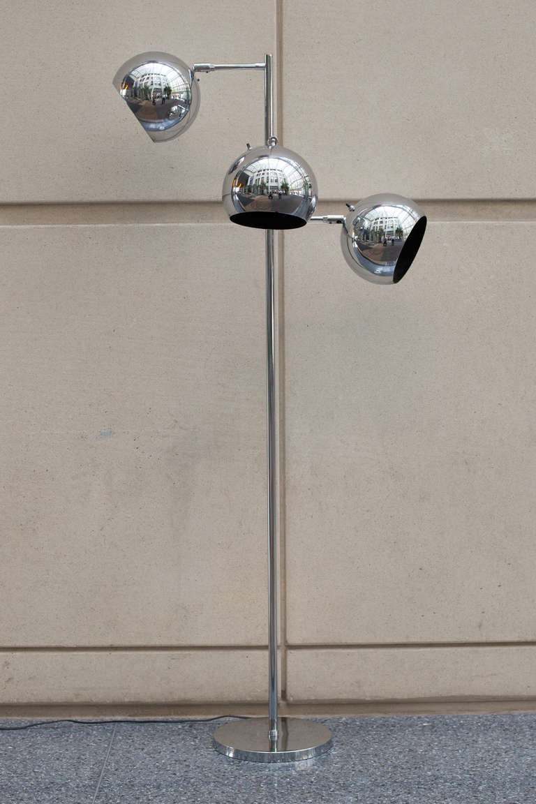 Attributed to Koch & Lowy this 1960s chrome floor lamp has three pivoting eyeball chrome shades. Amazingly in original condition.