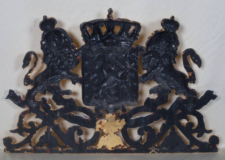 Coat of Arms of the Netherlands In Excellent Condition In West Palm Beach, FL