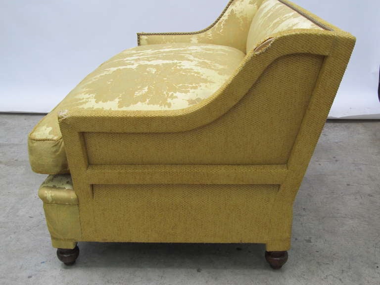 Beige Loveseat In Good Condition For Sale In Plainville, KS
