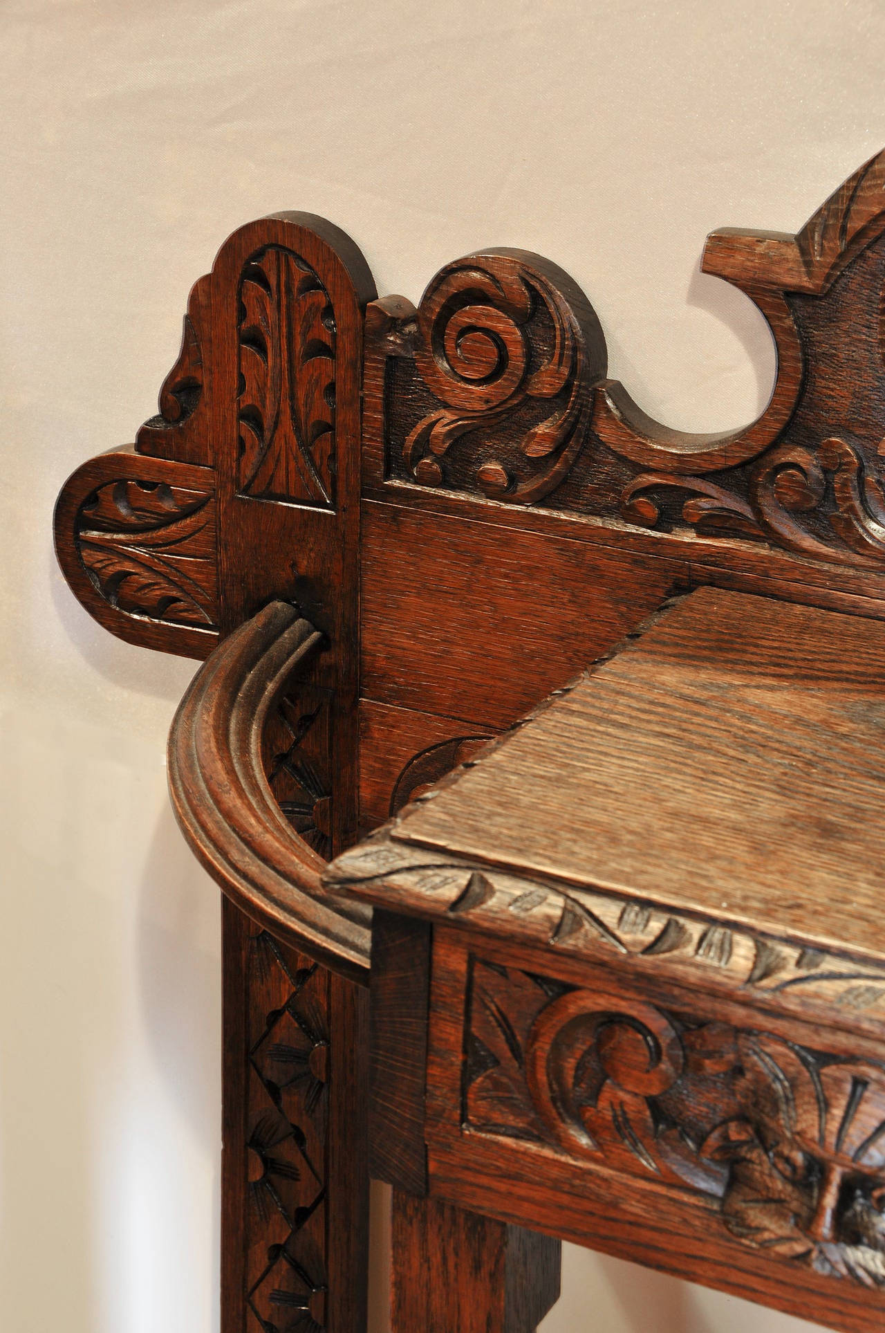 Victorian Carved Hall Stand In Excellent Condition In Georges Mills, NH