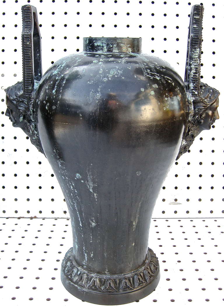 Pair of French Art Nouveau Bronze Urns In Good Condition For Sale In Cincinnati, OH