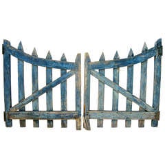 Antique "Pure" Blue Fence