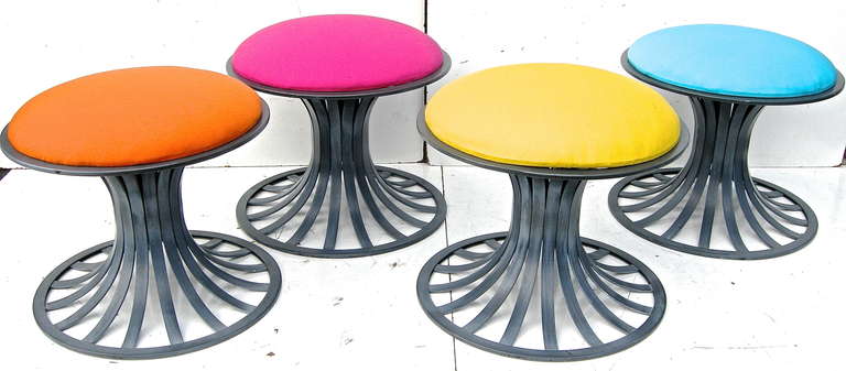 Set of Rare Woodard Attributed Stools In Good Condition For Sale In Cincinnati, OH
