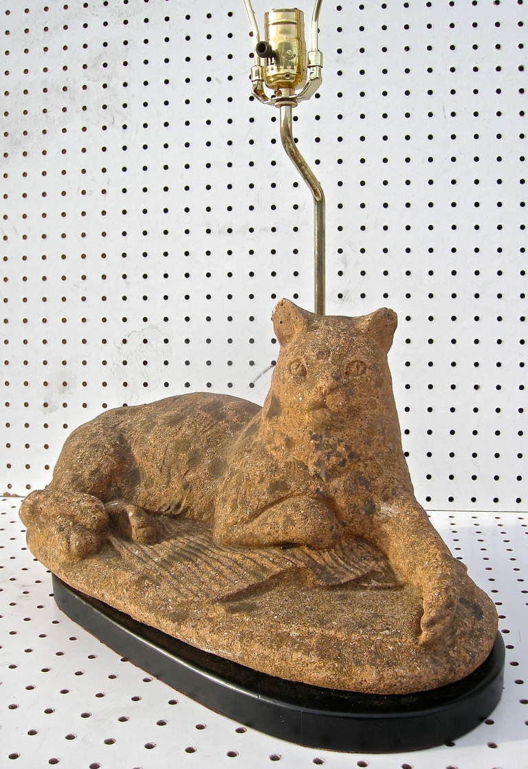 Mischievous Cat Lamp In Good Condition For Sale In Cincinnati, OH