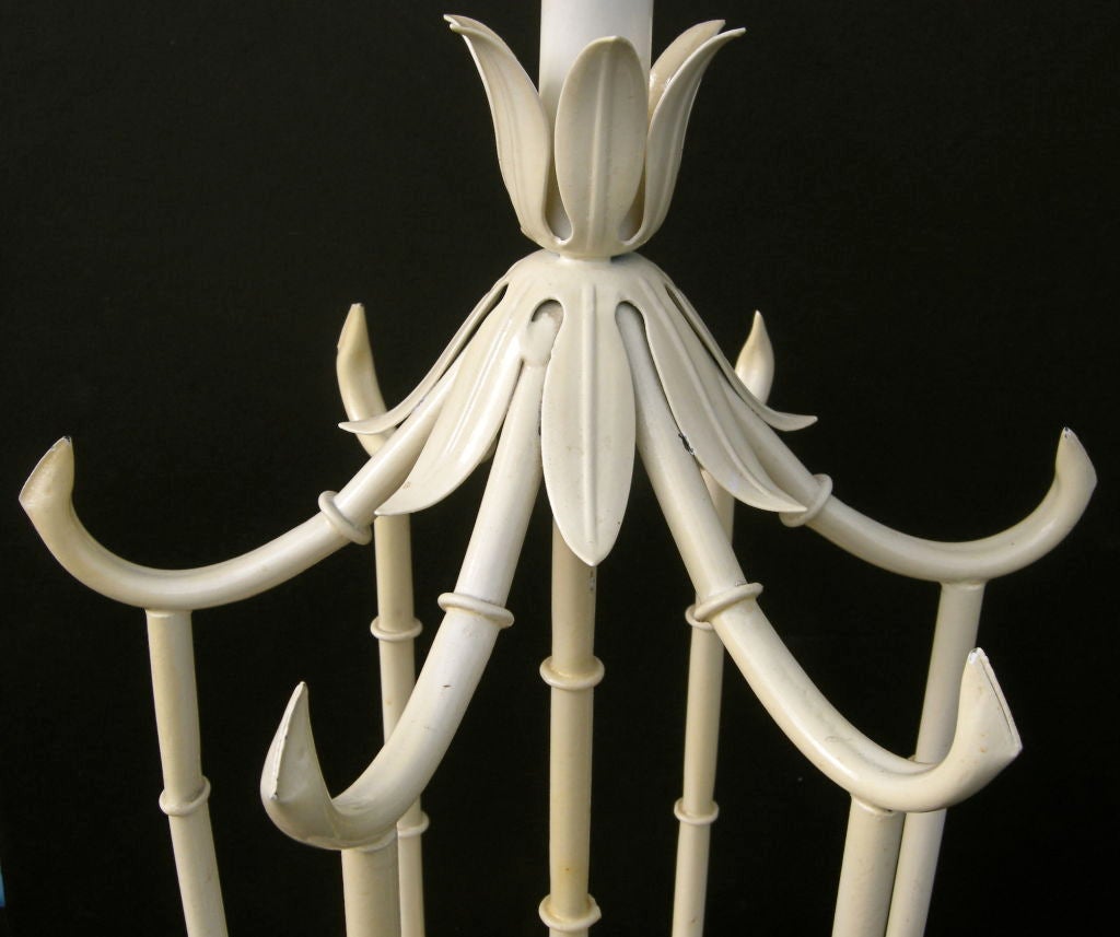 Mid-20th Century Pair Of Chinoiserie Style Lights