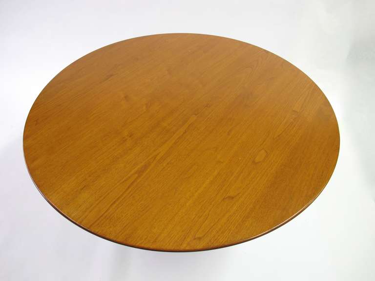 American Eero Saarinen Tulip Table - Knoll Associates