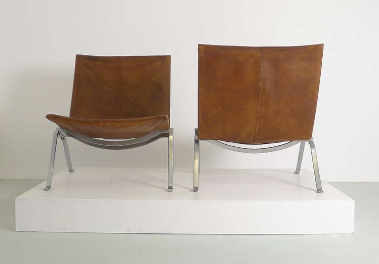 Mid-Century Modern Pair of Poul Kjaerholm PK-22 Chairs