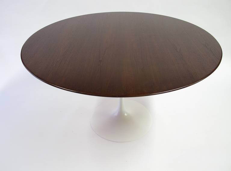 Eero Saarinen Tulip Table by Knoll 1