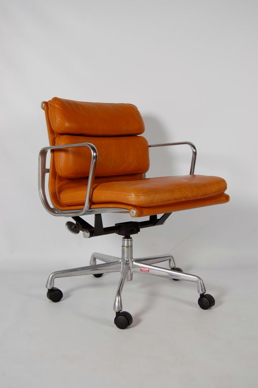 Charles and Ray Eames ; Soft Pad Desk Chair 6