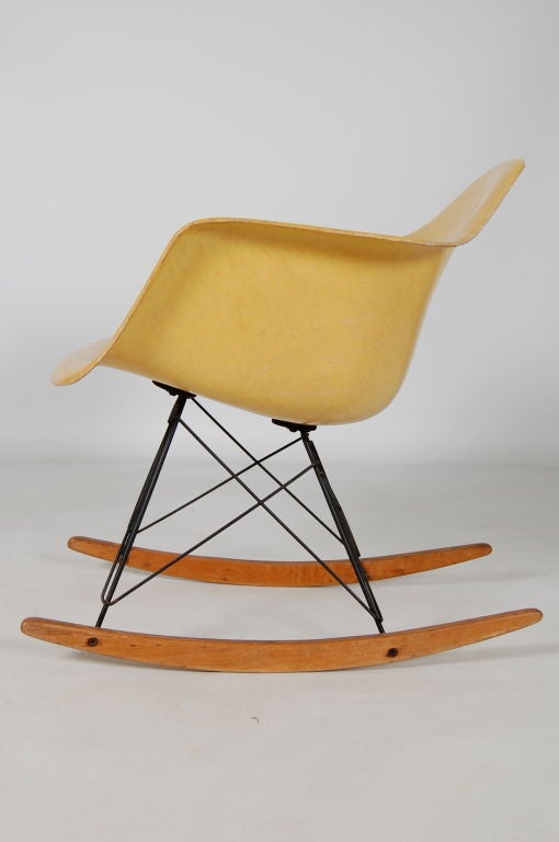 Mid-20th Century Charles Eames ; Zenith Rar Rocking Chair
