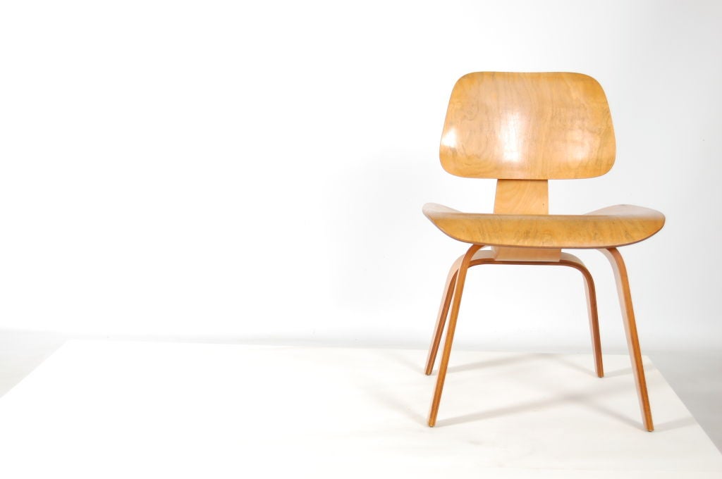 American Charles Eames ; Vintage DCW Chair