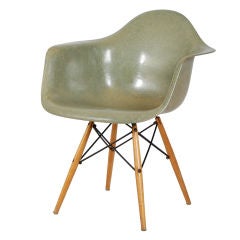 Eames Seafoam Zenith Dowel Chair
