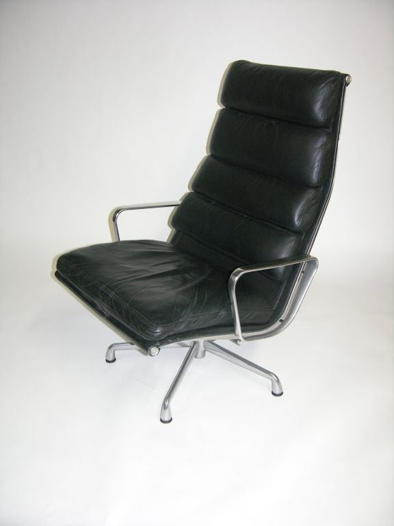 CHARLES EAMES Soft Pad Lounge Chair 5
