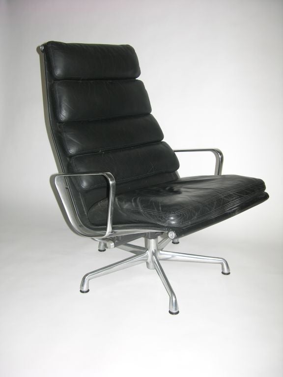 CHARLES EAMES Soft Pad Lounge Chair 3