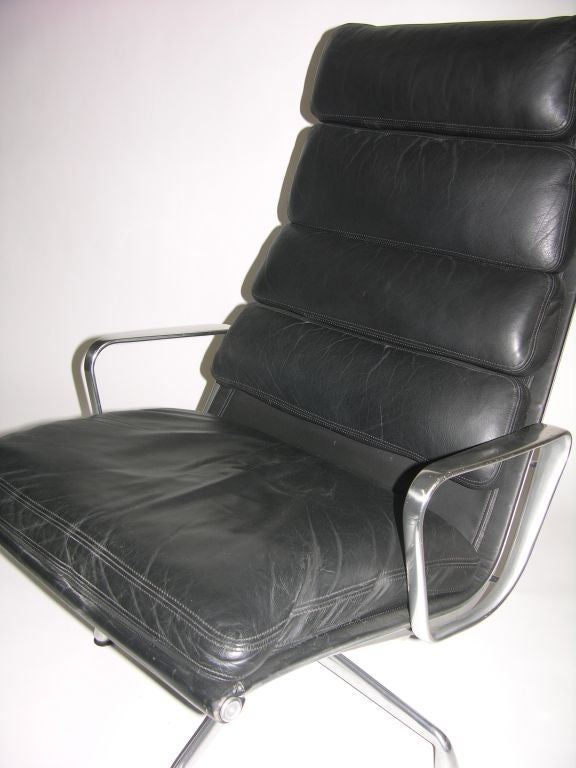 CHARLES EAMES Soft Pad Lounge Chair 4