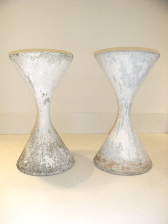 Pair of tall 'Spindel'cement planters by Willy Guhl