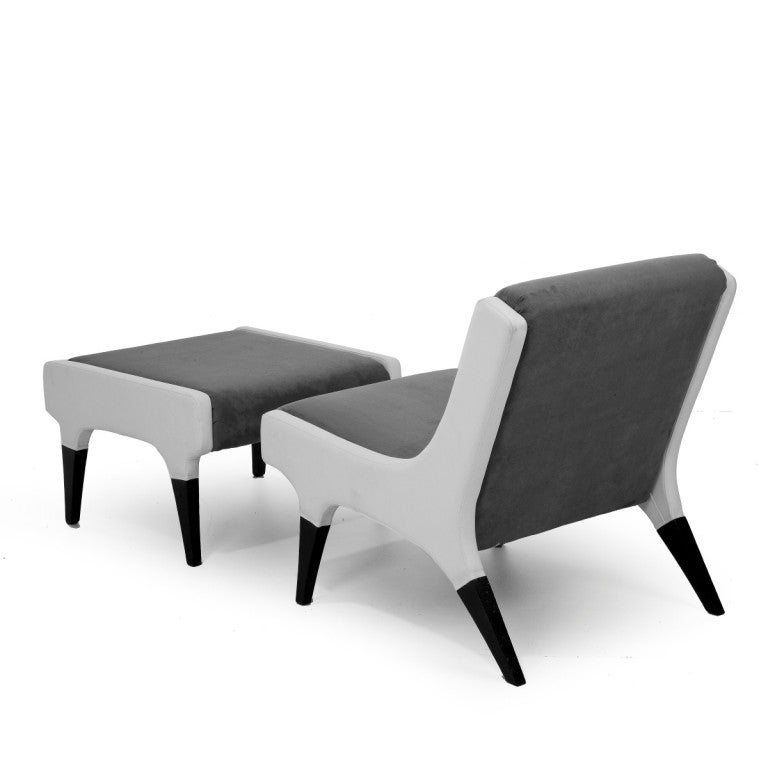 Italian Pair of lounge chairs and ottomans by Gio Ponti