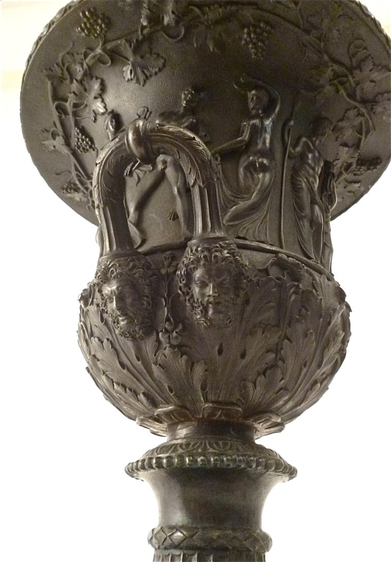 Large Finely Cast and Chased Bronze Grand Tour Borghese Urn In Good Condition In London, GB