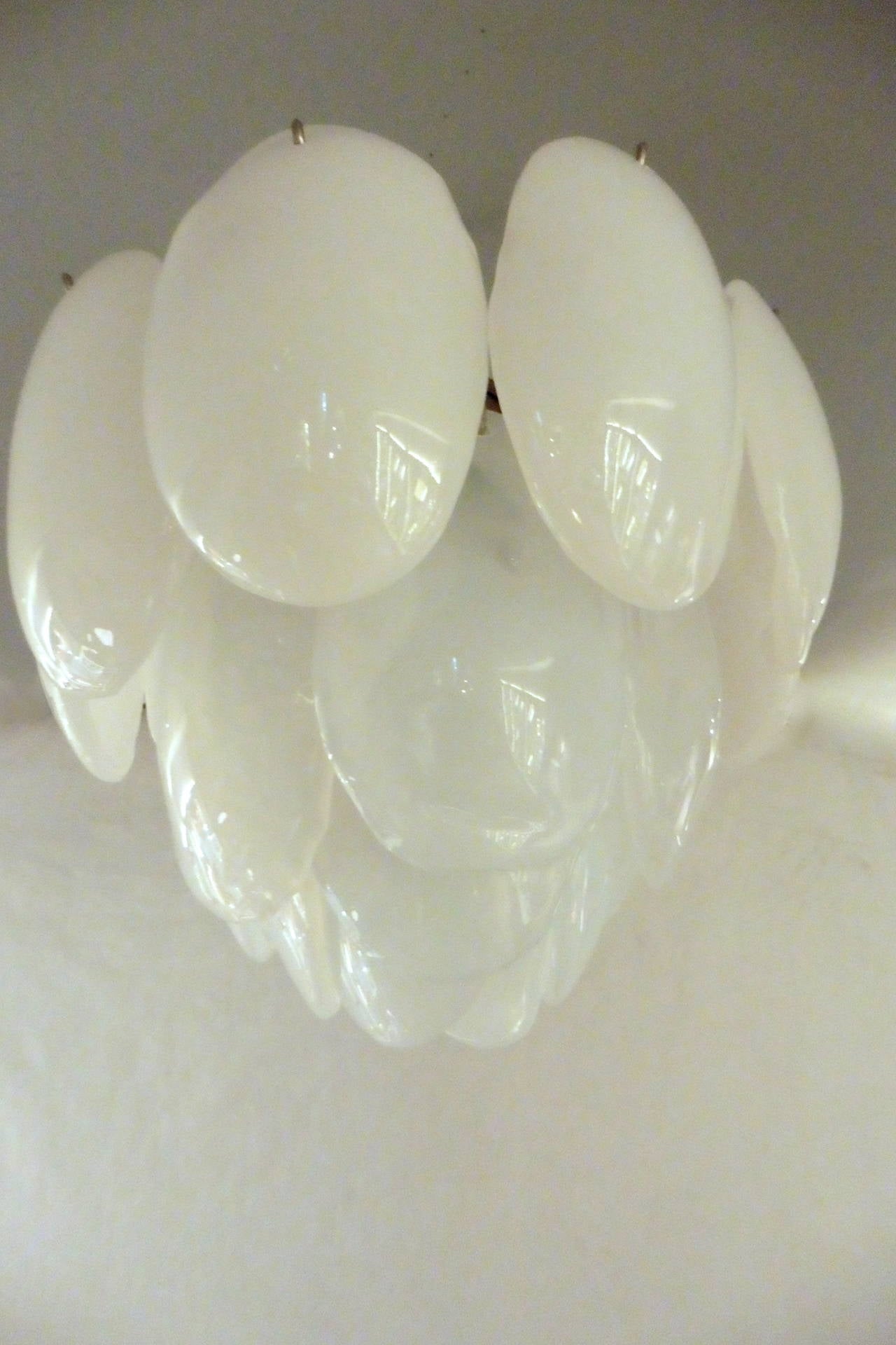 Italian Opalescent Glass Chandelier by Vistosi, circa 1960 In Good Condition For Sale In London, GB