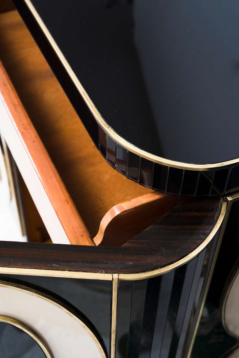 Whiting Murano Sideboard en verre noir et blanc circa 1970 Bon état à London, GB