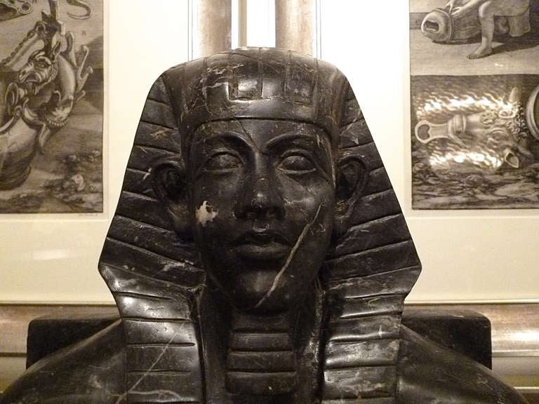 French 19thC Black Carved Marble Egyptian Figure In Good Condition In London, GB