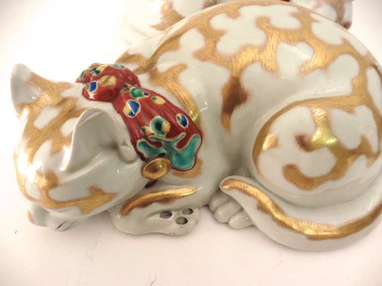Delightful Collection of Five Japanese Kutani Porcelain Cats, circa 1900 In Good Condition In London, GB