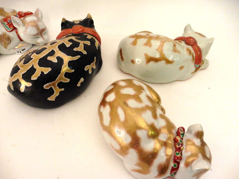 20th Century Delightful Collection of Five Japanese Kutani Porcelain Cats, circa 1900