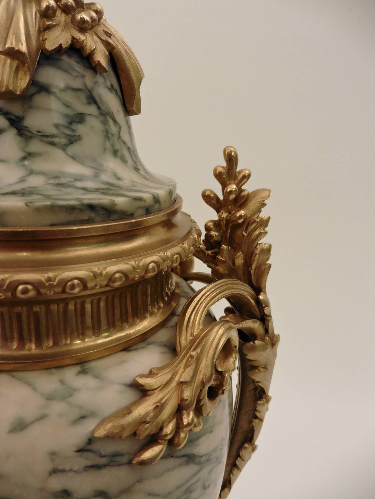 Pair of French Neoclassical Cipollino Marble Cassolettes, circa 1870 1