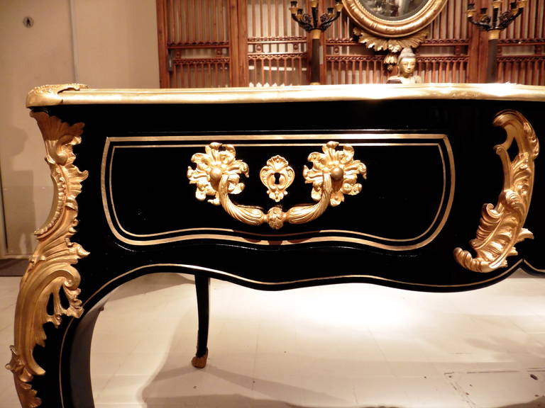 French Napoleon III, Louis XV Style Black Lacquered Bureau Plat, circa 1870 In Good Condition In London, GB