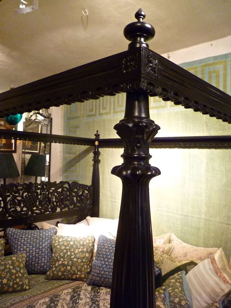 Indo Portugese Carved Ebonised Rosewood Four Poster Bed Late 19th Century For Sale 3