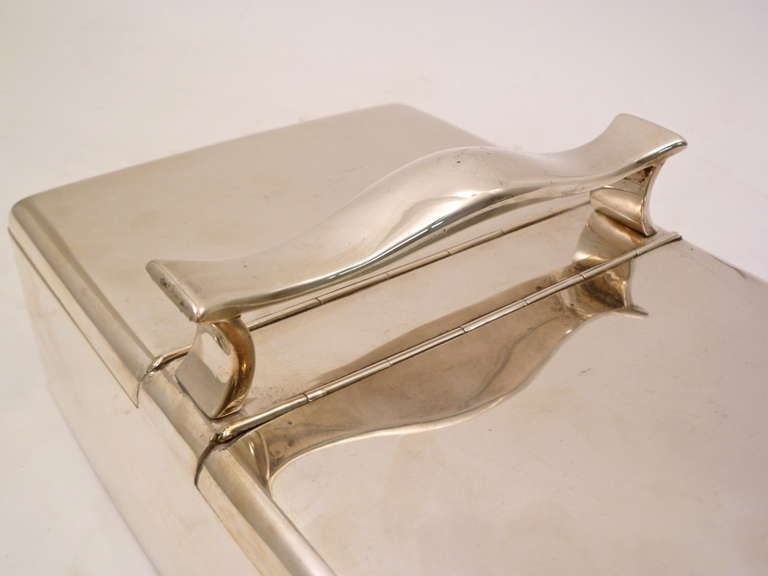 Elegant English Silver Twin Compartment Cigar Box Dated 1921 1
