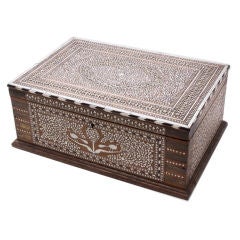 Cercueil indien en teck incrusté d'ivoire Vizagapatam