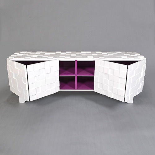 Einzigartiges monochromes Sideboard „Spring Bloom“ aus Portugal, 2010 im Zustand „Hervorragend“ im Angebot in London, GB