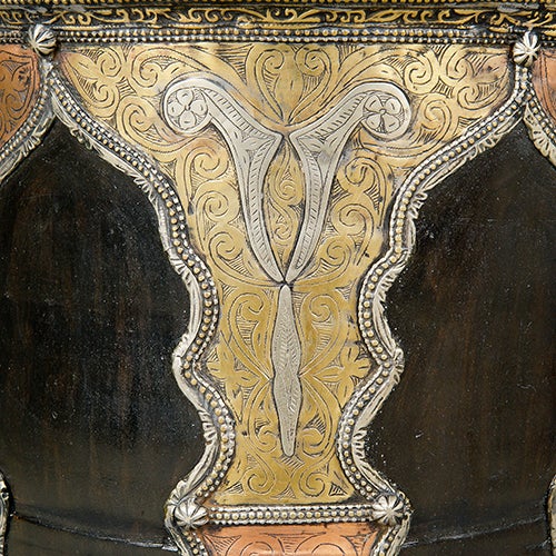 Terracotta Vaso in ceramica con intarsi in ottone e rame di Amali in vendita