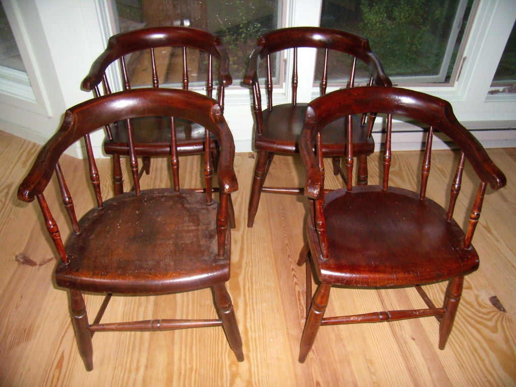 American set of 8 windsor captain's chairs For Sale