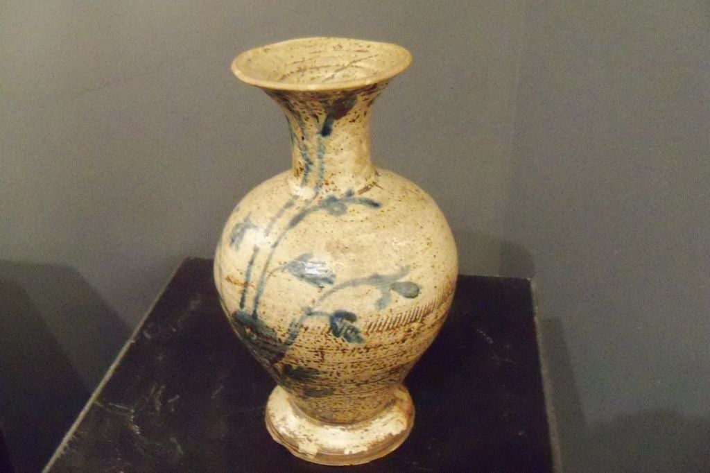 Chinese pottery vase with floral decoration