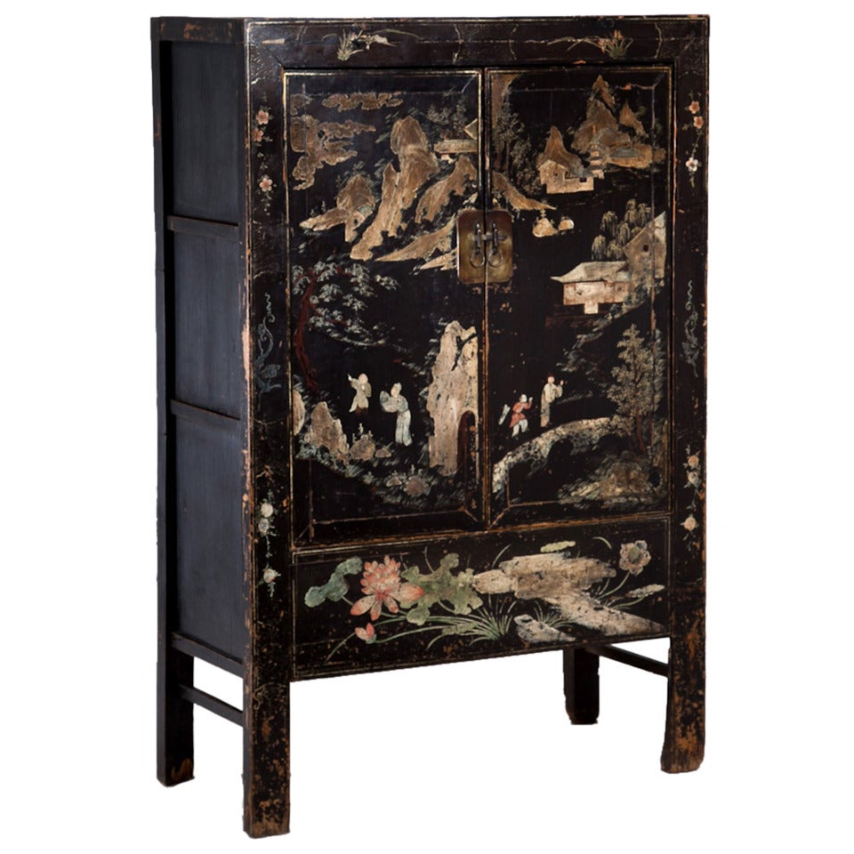 Early 19th Century Two-Door Lacquered Chinese Cabinet For Sale