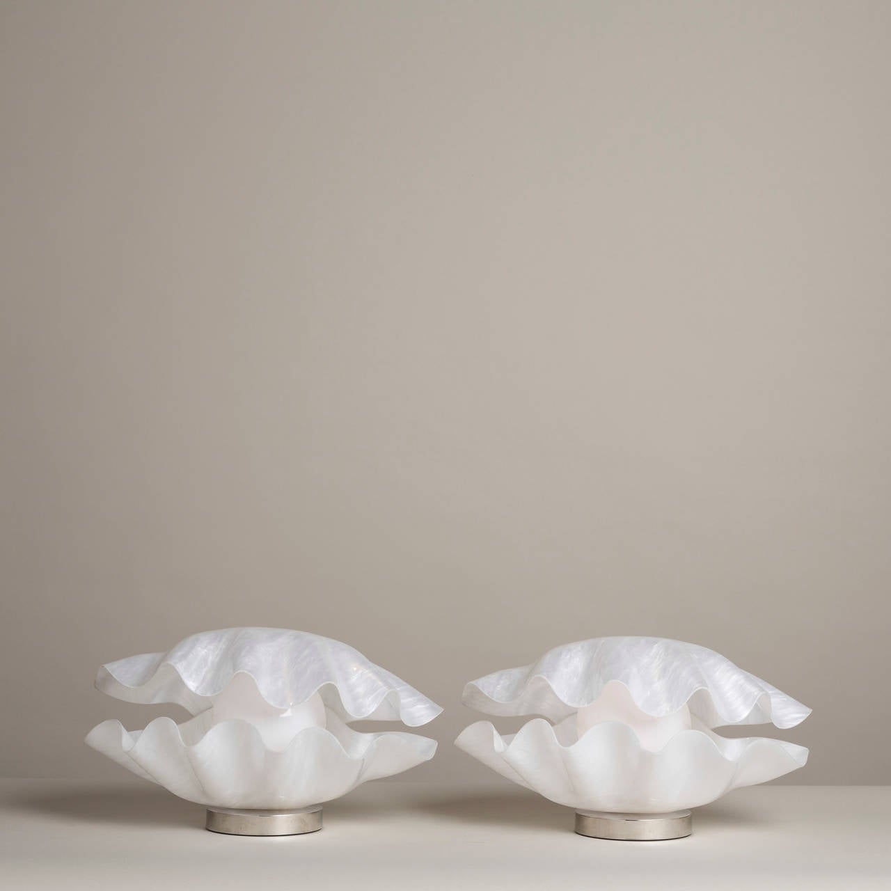 A Pair of Pearlescent Acrylic Rougier Clam Shell Table Lamps Canada Late 1970s, Talisman Edition