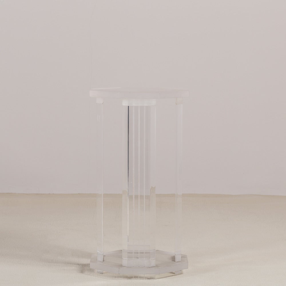 Octagonal Shaped Lucite Pedestal, 1970s In Excellent Condition In London, GB