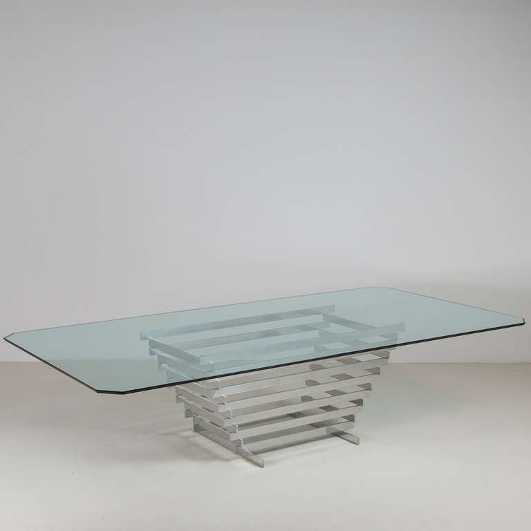 A Massive Dining Table by Zan Tuch 1980s In Excellent Condition For Sale In London, GB
