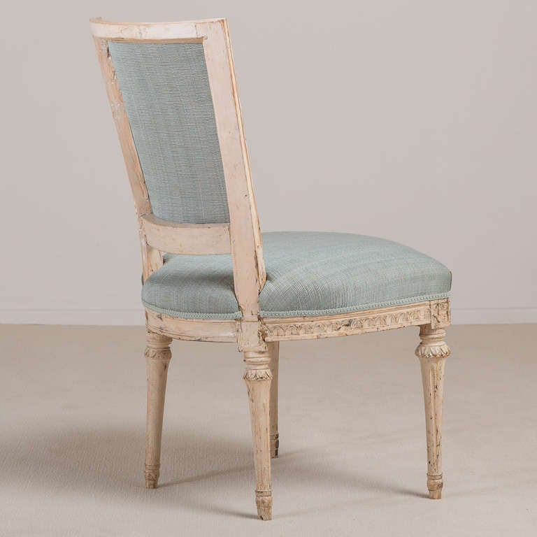 A Pair of Swedish Painted Dining Chairs circa 1780 In Excellent Condition In London, GB