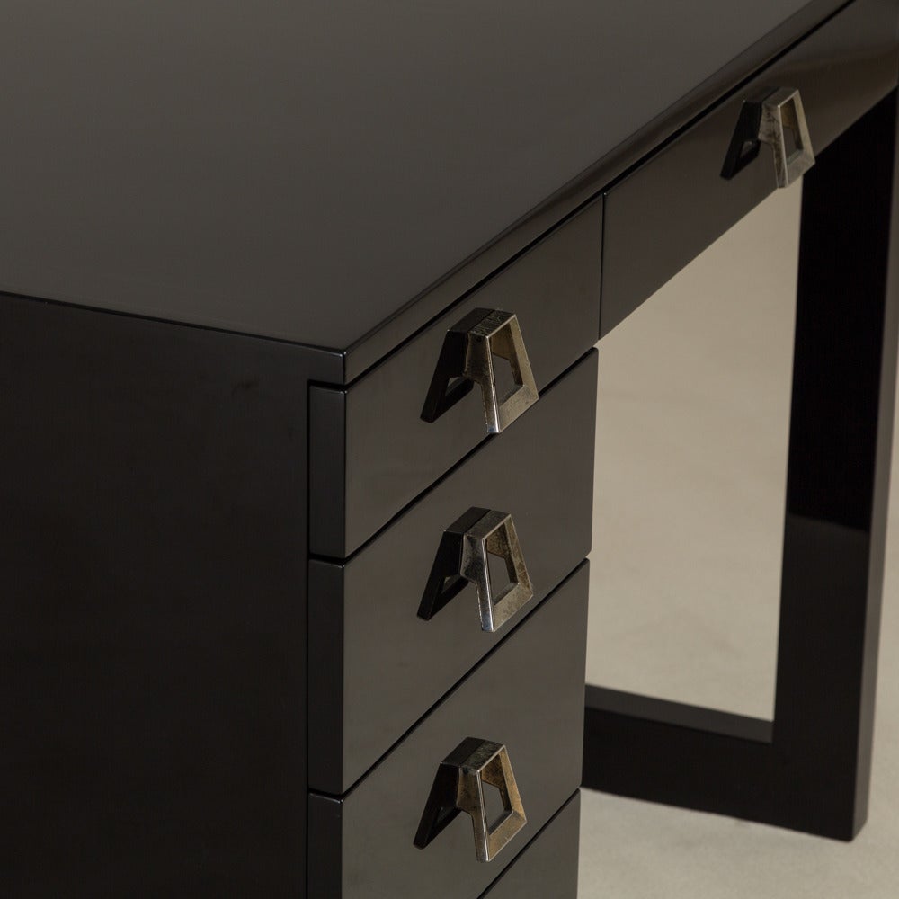 Jet Black Lacquered Five-Drawer Desk or Vanity, 1950s In Excellent Condition For Sale In London, GB