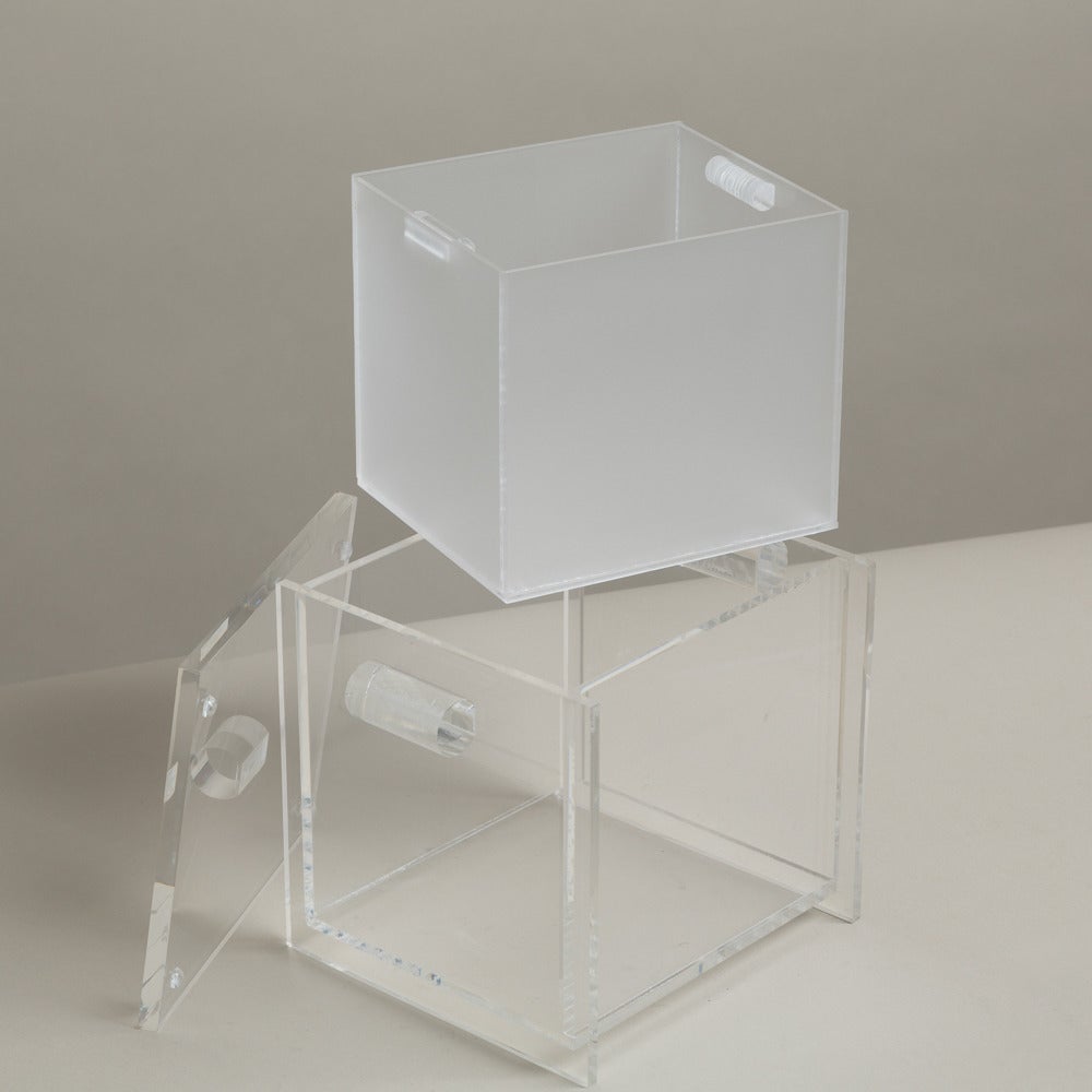 Clear and Frosted Lucite Ice Bucket, American, 1970s In Good Condition For Sale In London, GB