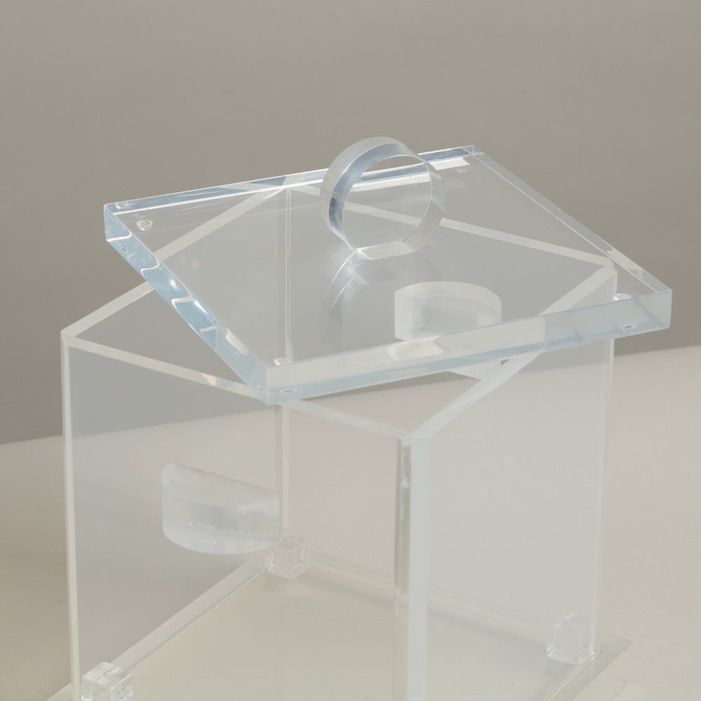 Square, Cloudy Lucite Ice Bucket with Removable Top, 1970s In Good Condition For Sale In London, GB